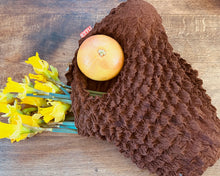 Lade das Bild in den Galerie-Viewer, ETTU crinkle bag -  Schokobraun
