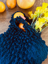 Lade das Bild in den Galerie-Viewer, ETTU crinkle bag -  Marineblau
